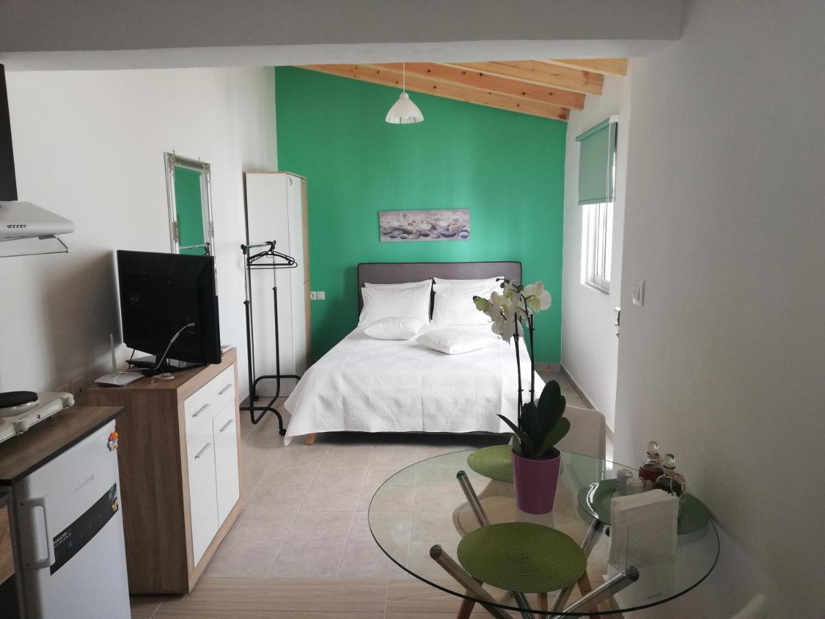 Small Studio With Yard La Canea Exterior foto